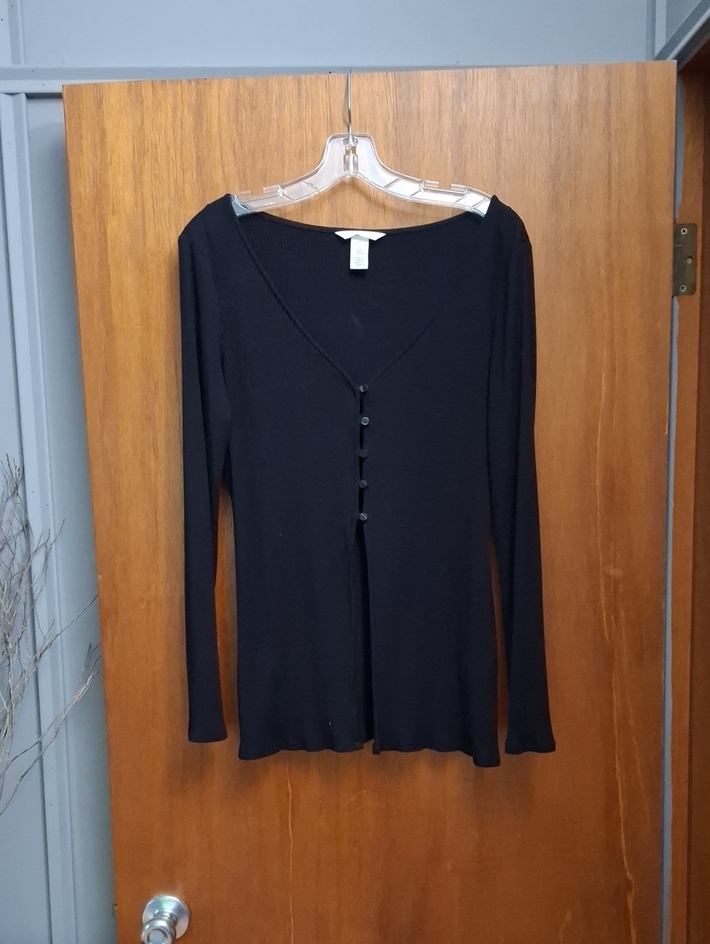 H&M Black Long Sleeve Button-Front V-Neck Cardigan